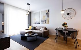 Maksimir Whisper, Lux 1Bdr Apt, Free Parking